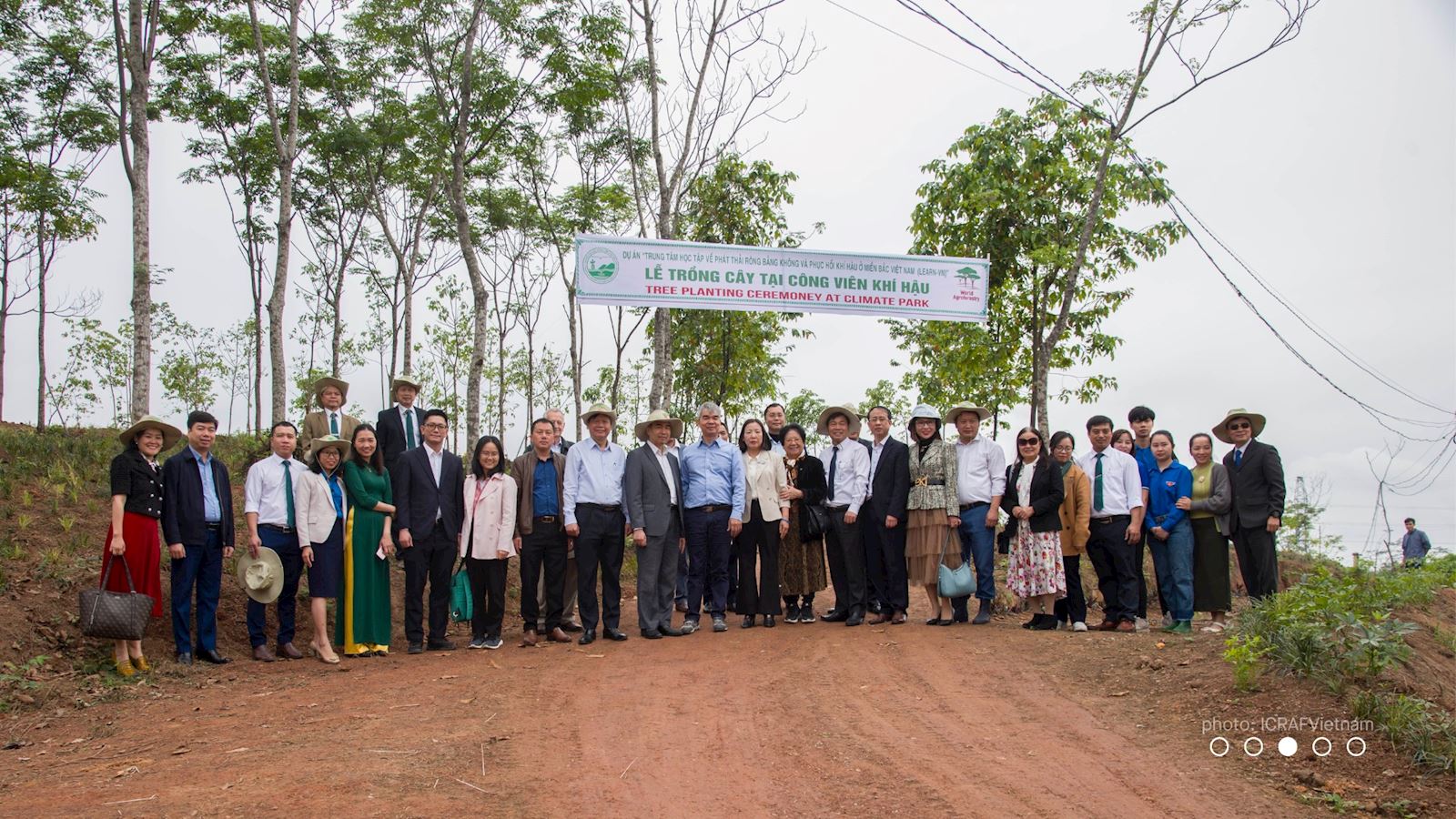 Văn phòng Tổ chức Nghiên cứu Nông Lâm Quốc tế (World Agroforestry - ICRAF) tại Việt Nam đã có chuyến thăm và làm việc tại Trường Đại học Nông Lâm- Đại học Thái Nguyên