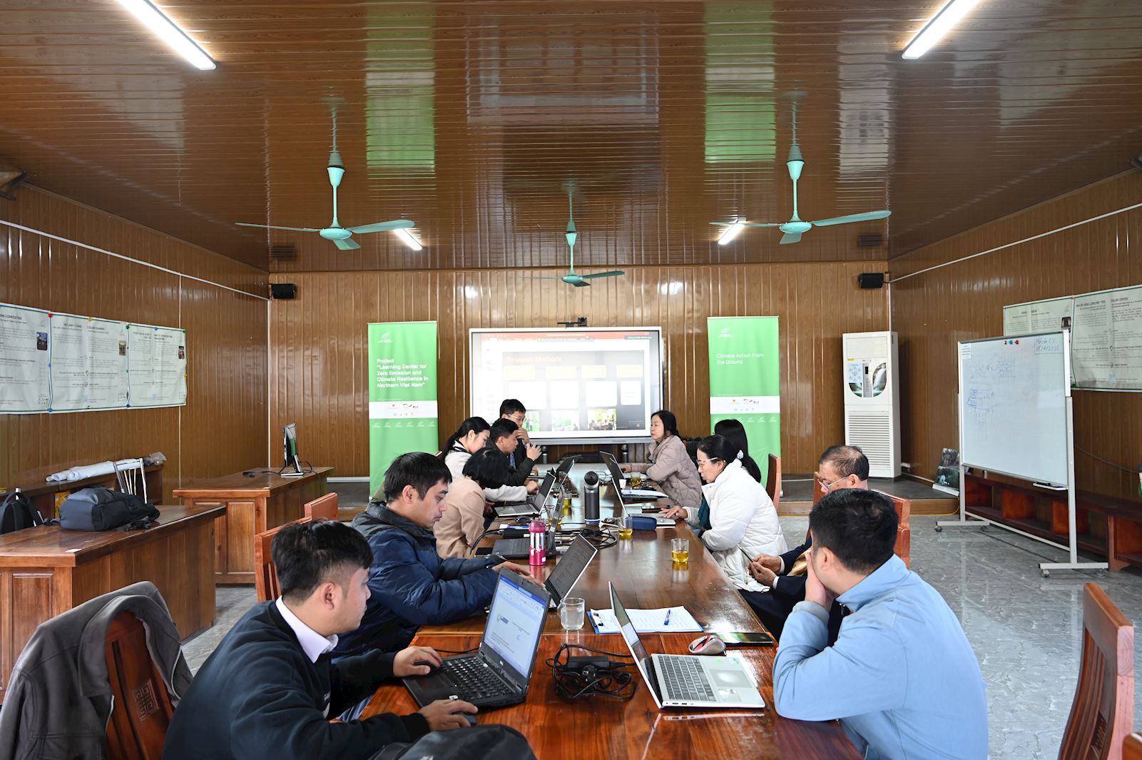 Hội thảo chia sẻ kết quả nghiên cứu của 04 nhóm nghiên cứu được hỗ trợ bởi dự án Learn-vn