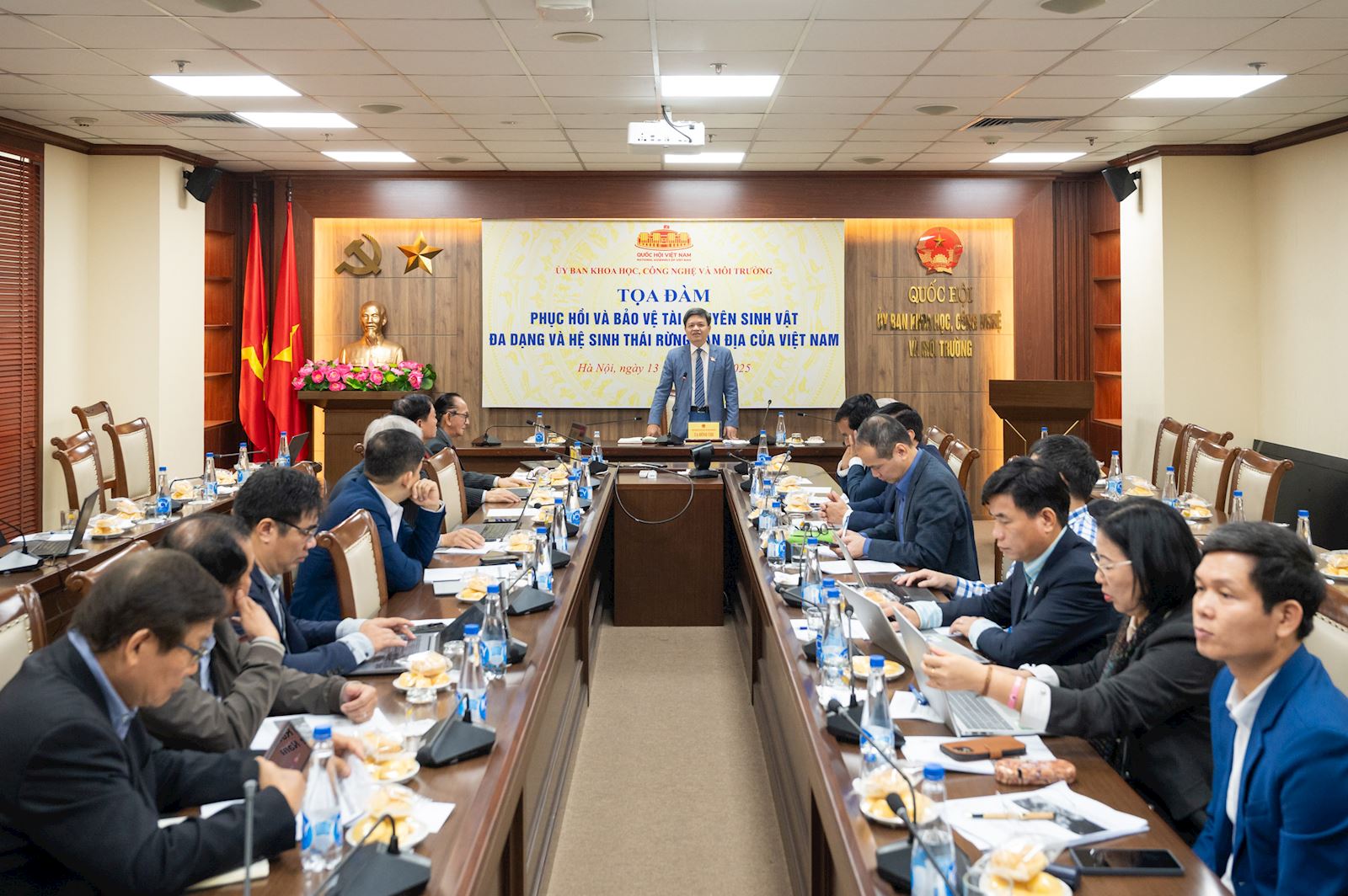 Tọa đàm “Phục hồi và bảo vệ tài nguyên sinh vật đa dạng và hệ sinh thái rừng bản địa của Việt Nam”